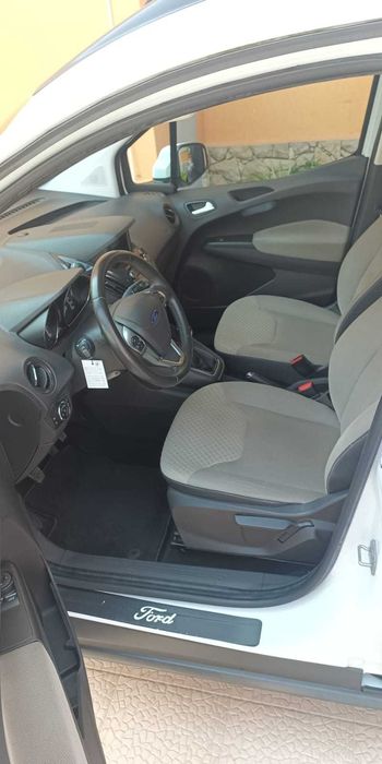 Ford Tourneo Courier — fotografia 7