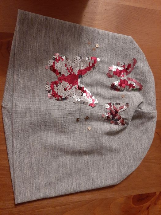 Czapka, czpeczka z cekinami motylami H&M rozmiar 104 cm