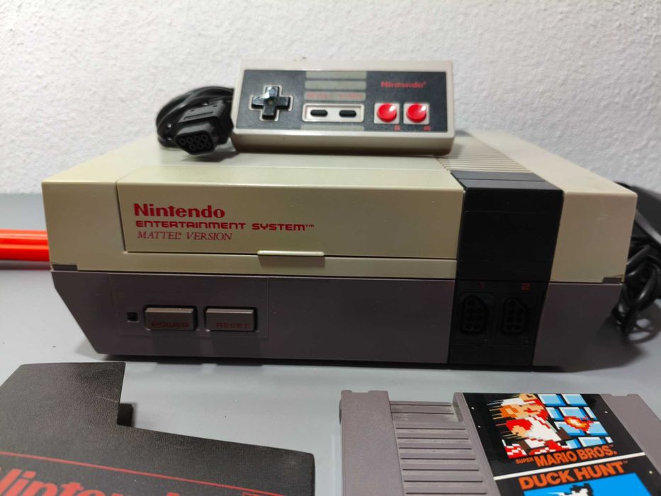 Nintendo Nes + Zapper e jogo Duckhunt & Mario