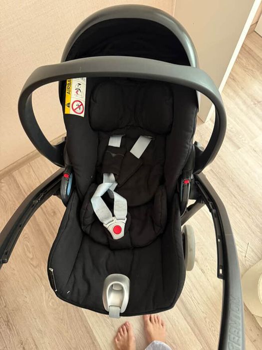 Продам автокрісло Cybex із шасі