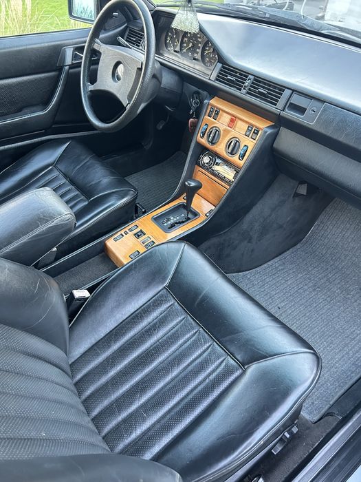Mercedes-benz W124 coupe