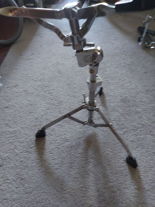 Statyw pod werbel tama