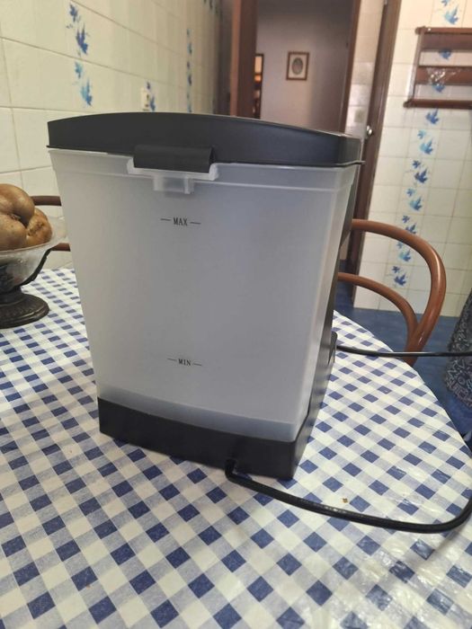 Máquina de café Cecotec em bom estado pouco uso