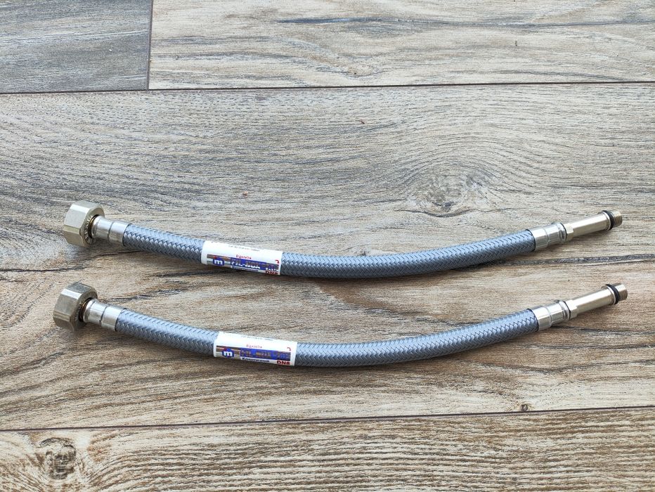 Шланги для подвода воды к смесителю Mateu. 30см. 2шт