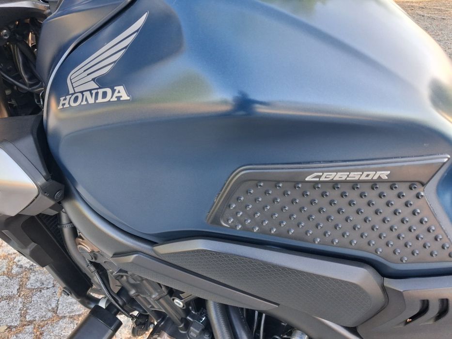 Honda CB 650R Neo Sports Café  95cv