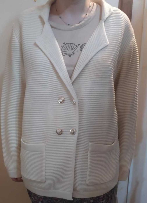 Żakiet z dzianiny beżowy plus size