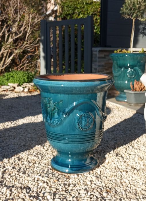 Piękne stylowe donice z południa Francji