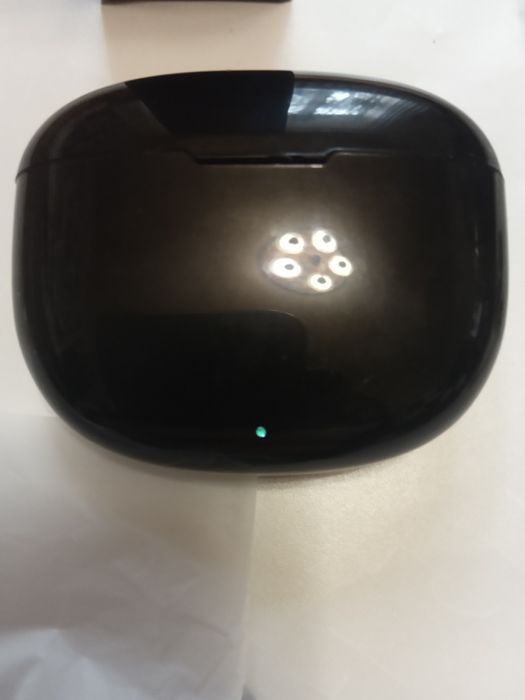 Наушники беспроводные вакуумные.