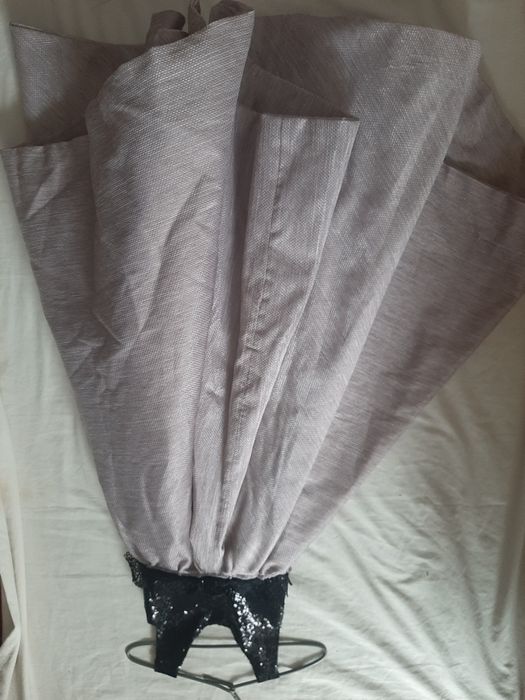 Niezwykłą sukienka dla dziewczynki