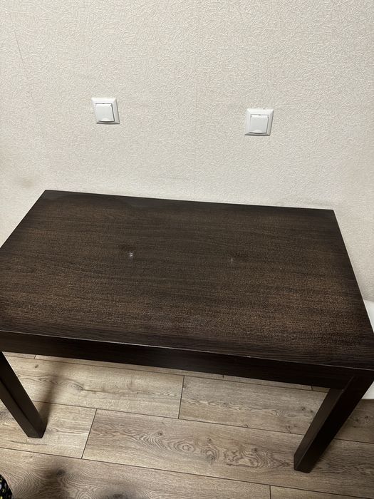 Продам обеденный стол