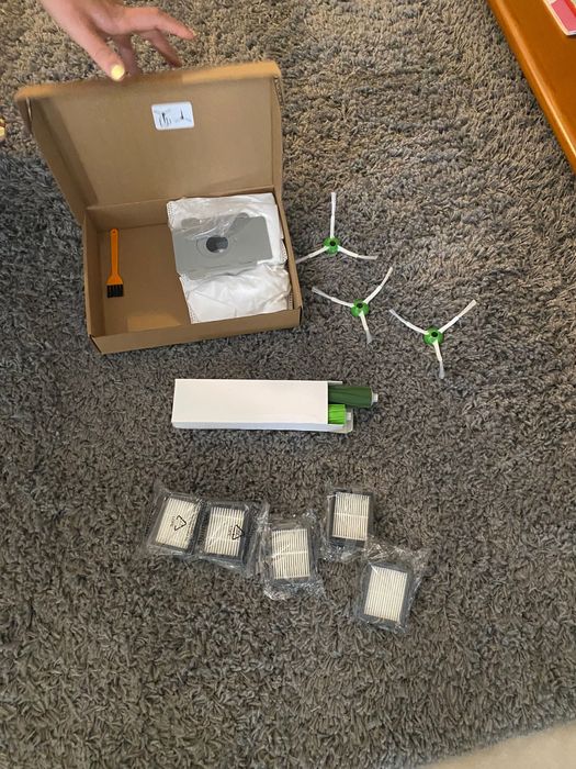 iRobot Roomba i5+ com base + extras