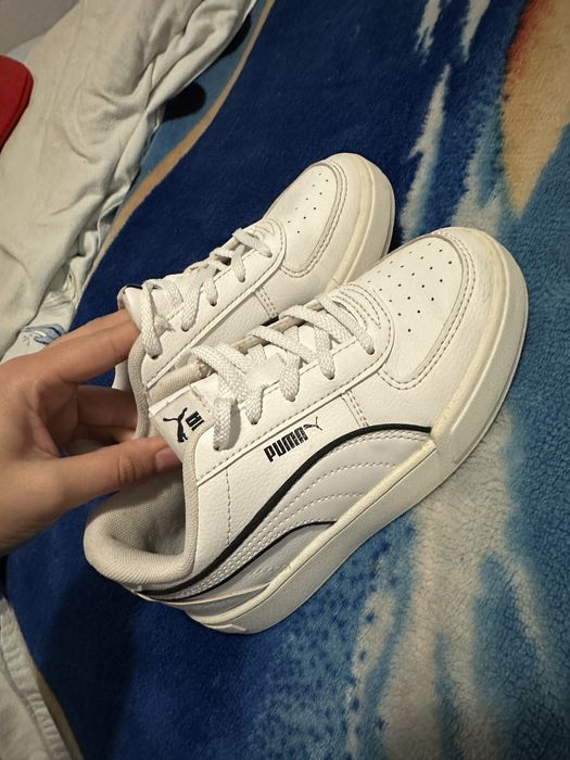 Tennis de menino como novos