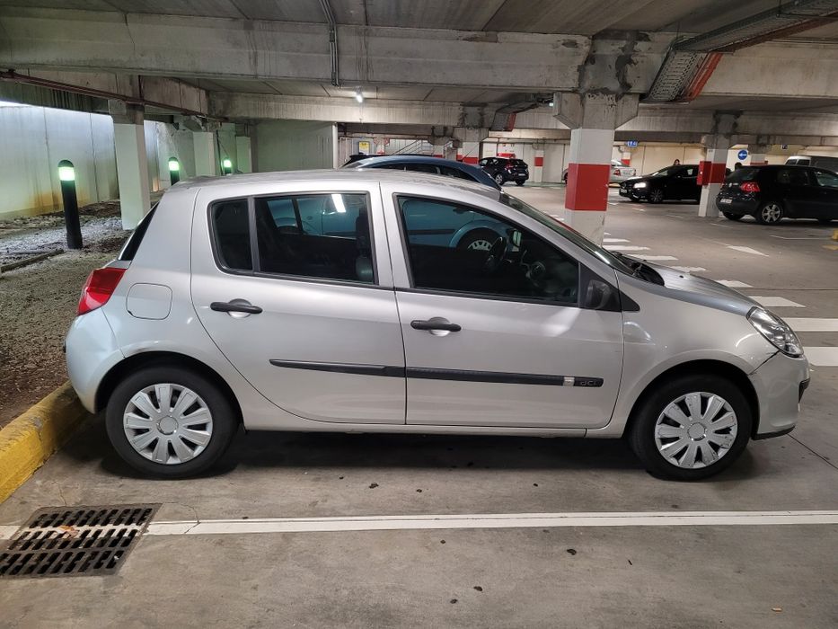 Carro Clio Renault