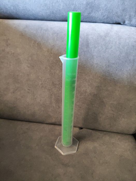 Cylinder miarowy menzurka plastikowa 100 ml