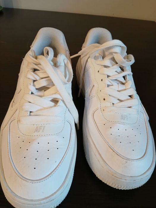 Sprzedam buty jak nowe mało noszone z nike