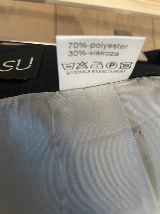 SU Grafitowa spódnica rozkloszowana z podszewką, rozmiar 34