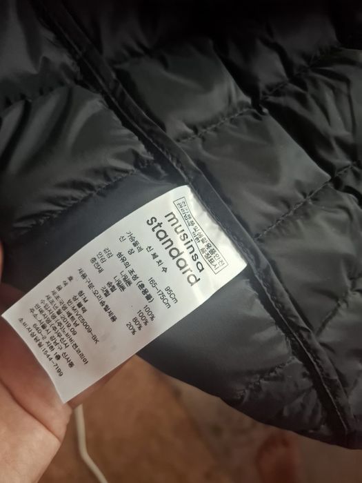 Продам тоненьку ,легесеньку  чоловічу або унісекс жилетку розмір М