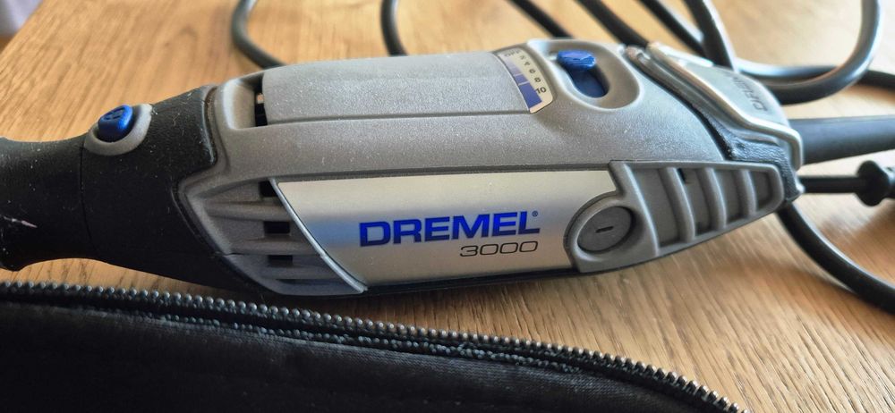 Dremel 3000 multiszlifierka + minipilarka, etui i akcesoria