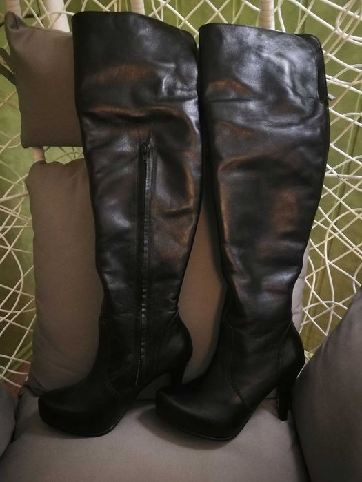 Kozaki damskie czarne muszkieterki.