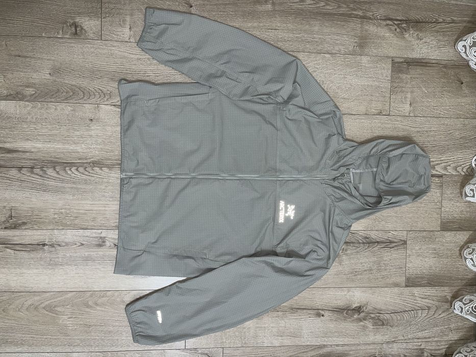 Вітровка arc'teryx