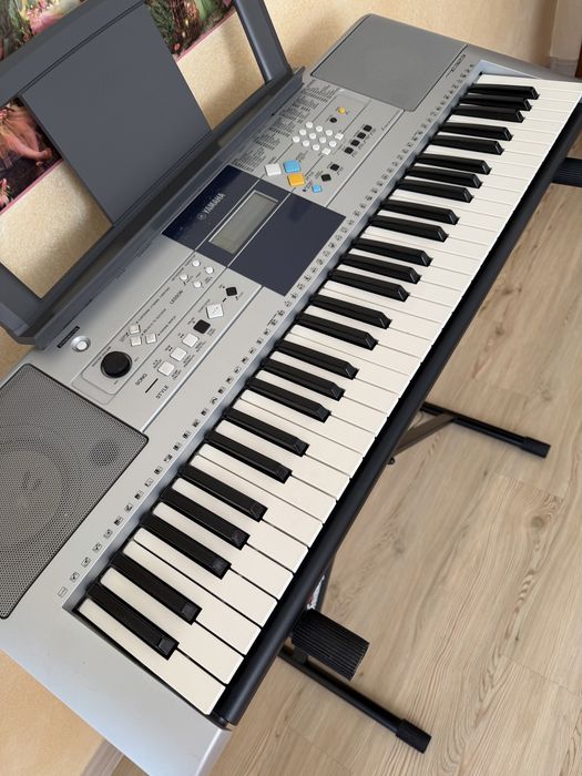 синтезатор Yamaha PSR-E323 робочий