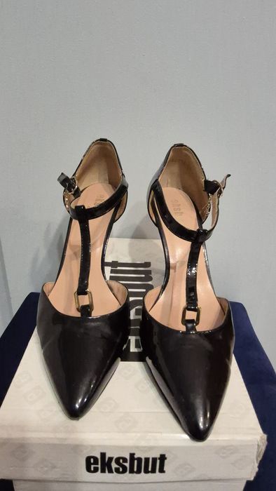 Czółenka skórzane,  Studniówka itp