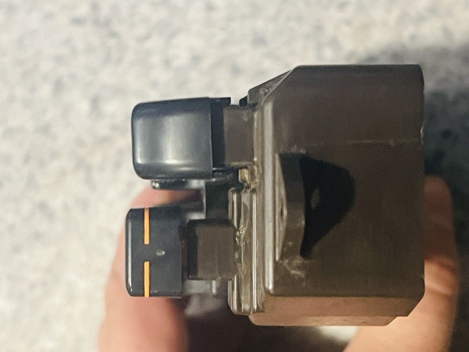 Блок управління склопідйомниками Toyota Hilux