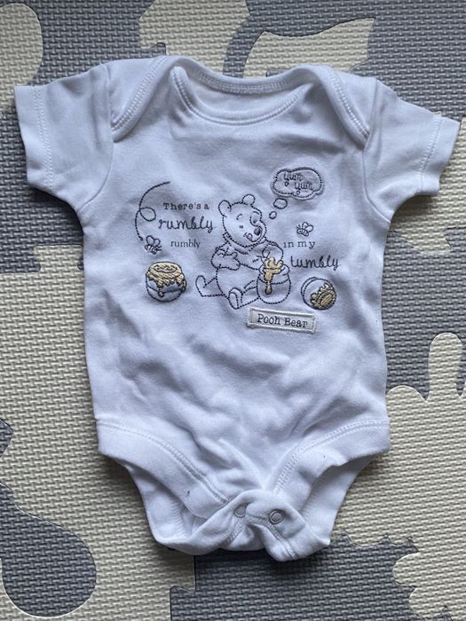 Nowe Body Disney Baby roz. 50-56 cm. Kubuś Puchatek