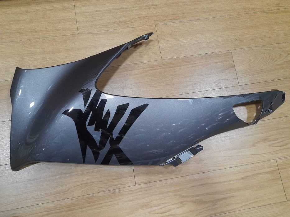 CARENAGEM LATERAL ESQUERDA OEM SUZUKI GSX-R 1 3 0 0 HAYABUSA 2 0 2 4