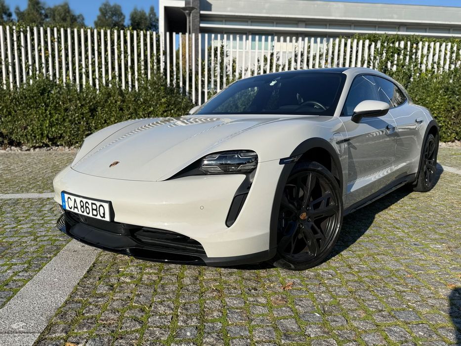 Porsche Taycan Cross Turismo 4