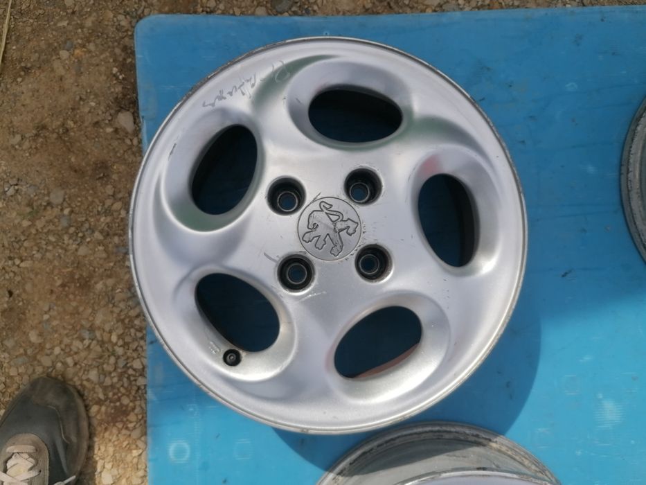 Jantes peugeot ou Citroën furacão 4 108 14"