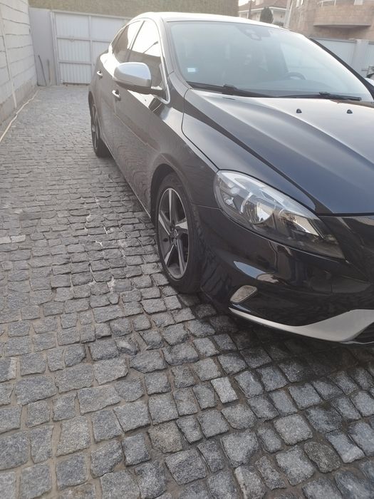 Volvo V40 R Design