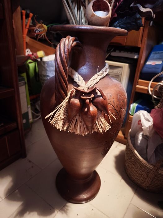Vaso em barro decorativo