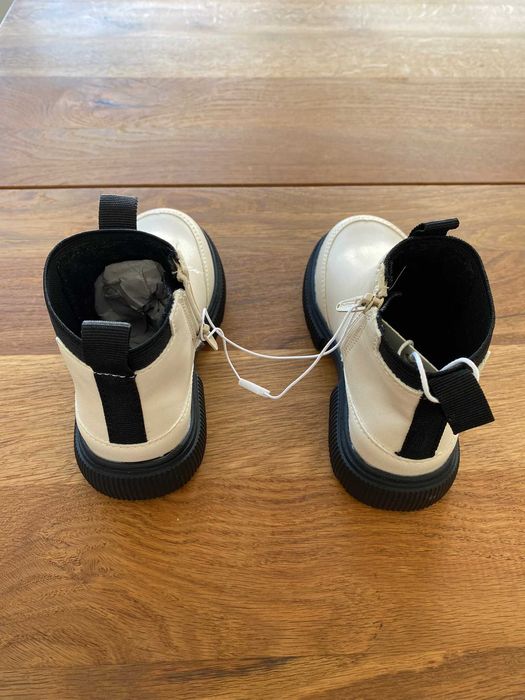 Botas de Criança Novas