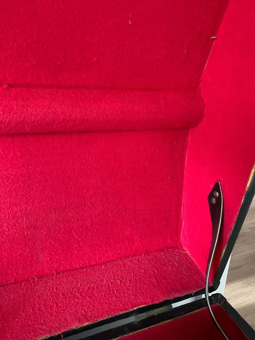 Baú madeira antigo preto