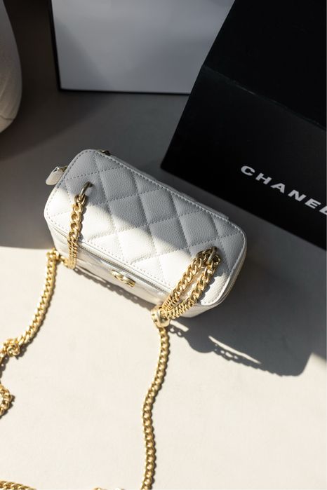 Сумка Chanel Vanity Case бежева