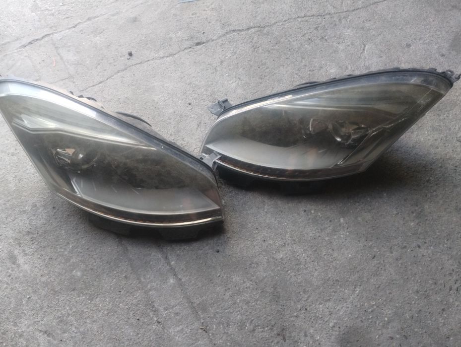 Citroen C4 Picasso grand lampa przód Xenon