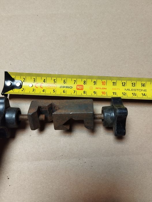 Łącznik krzyżowy na pręt