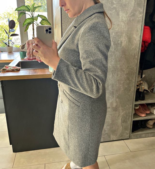 Сіре осіннє пальто