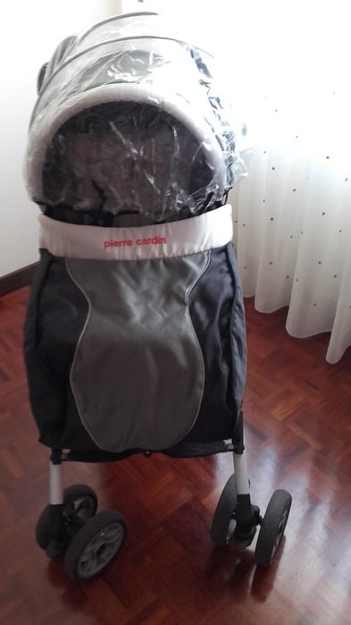 Carinho bebé,semi novo