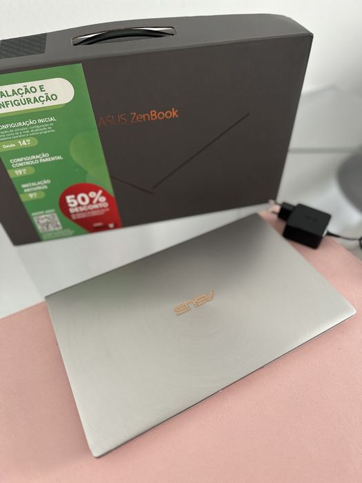 Portátil ASUS ZenBook UM433DA
