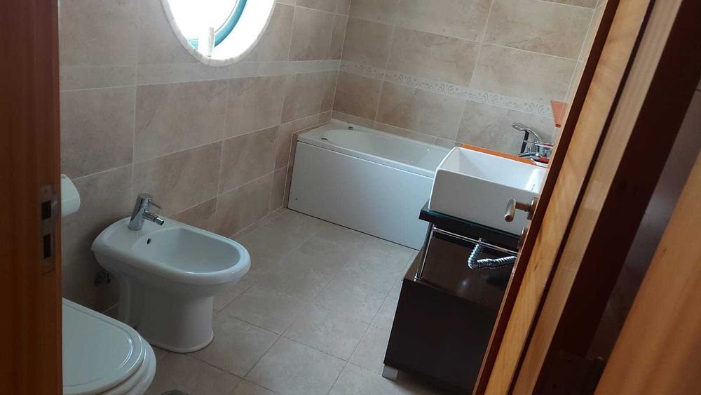 Moradia T5 disponível
