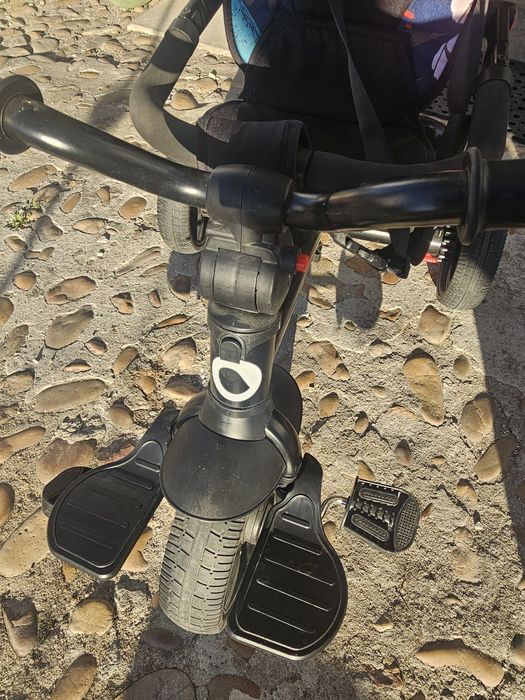 Triciclo de criança Lionelo, em excelente estado, usado apenas 3 ou 4 vezes.