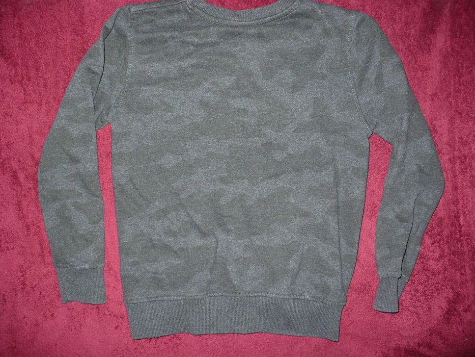 Bluza  z kieszenią 128