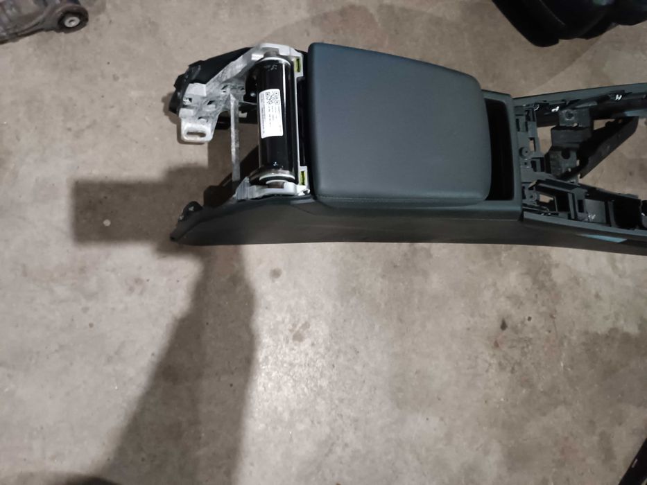 дверні карти дверей обшивка кожа накладки пластік Audi A4 B9 Б9 Ауді