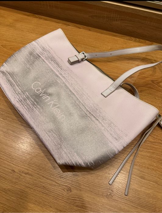Damska srebrna torebka Calvin Klein