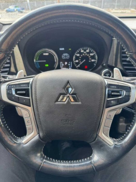 Mitsubishi Outlander Hybrid Plug-in SEL S-AWC      2019