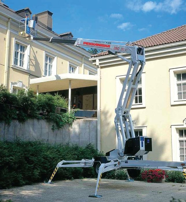 ПЕККАНІСКА ОРЕНДА причіпного телескопічного підйомника Dino 210XT