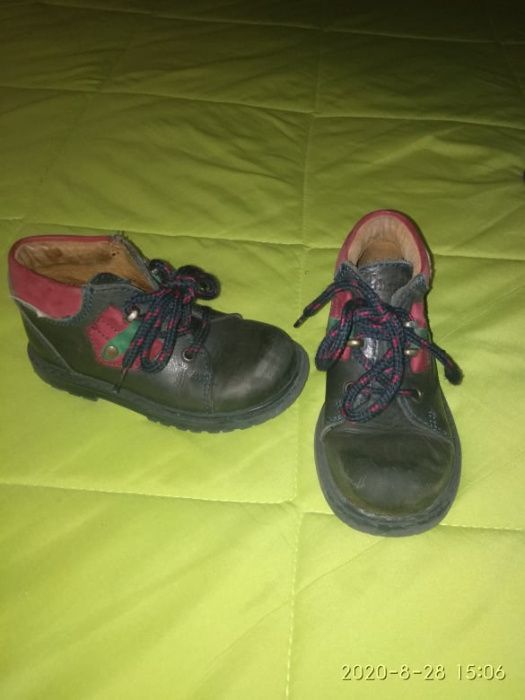 Botas e sapatos criança