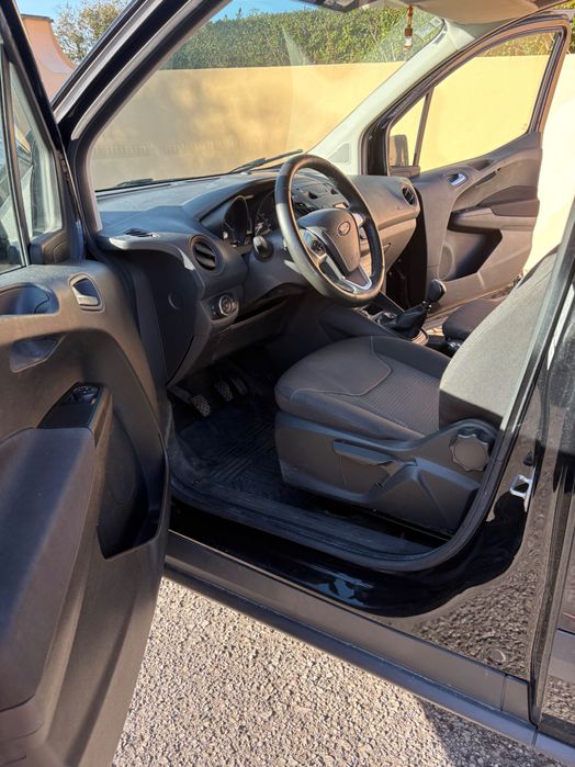 Carrinha Ford Transit courier